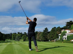 A informaci&oacute;n p&uacute;blica la rehabilitaci&oacute;n de la casa club de Golf de Oyambre