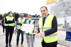 &Aacute;balos, fue a Torrelavega a ver unas obras que finalizaran en el 2023 junto con Revilla, Zuloaga, &nbsp;Ainoa Qui&ntilde;ones, L&oacute;pez Estrada, Fernando Hern&aacute;ndez Alastuey, entre otros.