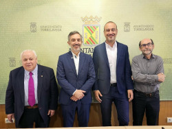 Asier Mois&eacute;s Suaquita, Fabi&aacute;n Andr&eacute; Lazo y Luc&iacute;a Herrera, ganadores del Concurso de Relato `Gabino Teira`