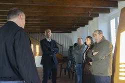 Comienza la instalaci&oacute;n de paneles solares en el centro c&iacute;vico La Monta&ntilde;a de Torrelavega