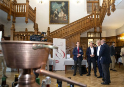 Compradores internacionales y empresas agroalimentarias c&aacute;ntabras buscan oportunidades de negocio en La Magdalena