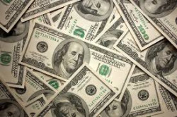 Con dinero se vive mejor.       &copy;Mariano Cabrero B&aacute;rcena es escritor