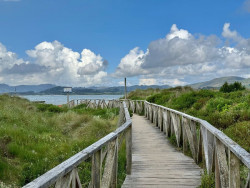 Costas aprueba de forma definitiva la sustituci&oacute;n de la pasarela de madera de acceso al Puntal de Laredo