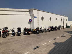 El aparcamiento de&nbsp;&nbsp;motos de la Horadada de la Magdalena.