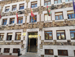 El Ayuntamiento de Torrelavega denuncia tambi&eacute;n la suplantaci&oacute;n de identidad de personal municipal