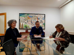 El Ayuntamiento de Torrelavega firma convenios de colaboraci&oacute;n con AMAT y AFAC