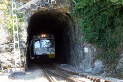 El cuento de la buena pipa y los trenes de Cantabria.   Carlos Magdalena 