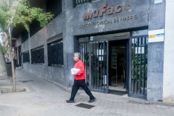 El informe de Sanidad sobre Muface ve una opci&oacute;n "viable" y "razonable" su incorporaci&oacute;n a la asistencia p&uacute;blica