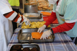El sector de la restauraci&oacute;n colectiva pide m&aacute;s apoyo tras reducir un 45% su facturaci&oacute;n