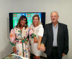 EmTorre regala 12.000 pulseras de las fiestas a quienes compren en un centenar de comercios