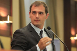 La nueva derecha ya tiene l&iacute;der, Rivera 