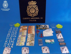 La Polic&iacute;a erradica un `punto negro` de venta de coca&iacute;na en Torrelavega, con dos detenidos