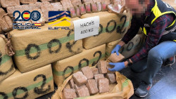 La Polic&iacute;a Nacional detiene en Jaca (Huesca) a 5 individuos con 400 kilos de hach&iacute;s con destino a Francia