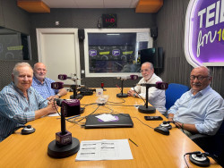 La tertulia de Claudio Acebo, y Amancio Ortega.        Carlos Magdalena