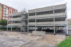 Las obras del aparcamiento en altura de La Carmencita de Torrelavega finalizar&aacute;n este mes