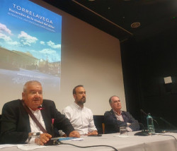Manuel Crespo G&oacute;mez presenta su &uacute;ltimo libro `Torrelavega. Recuerdos de la ciudad del d&oacute;lar`