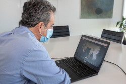 Mart&iacute;n traslada al comit&eacute; de Sniace el apoyo del Gobierno para mantener la unidad productiva