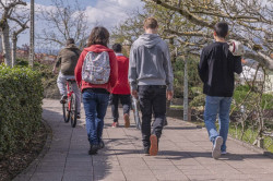 Publicadas las becas de transporte para estudiantes de Torrelavega, con una partida de 80.000 euros