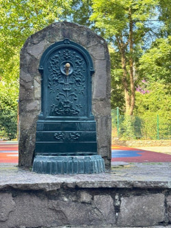 Pujayo, y las fuentes p&uacute;blicas.     Carlos Magdalena