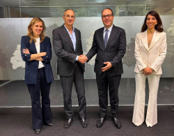 Quir&oacute;nsalud y Roche Farma emprender&aacute;n proyectos conjuntos que potencien la I+D biom&eacute;dica y la innovaci&oacute;n