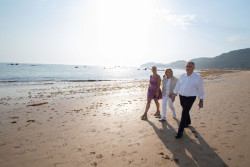  Recogidas m&aacute;s de 1.600 toneladas de algas asi&aacute;ticas en las playas de Noja en tres d&iacute;as