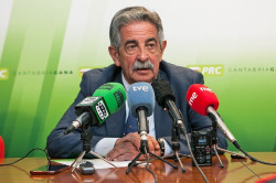 Revilla a Tezanos."El PRC es la primera fuerza pol&iacute;tica en Cantabria"