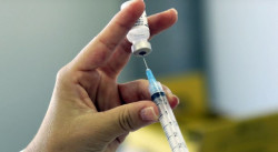 Sanidad y CCAA aprobar&aacute;n el lunes el calendario vacunal de 2023, que incluye meningitis B en beb&eacute;s y VPH en ni&ntilde;os