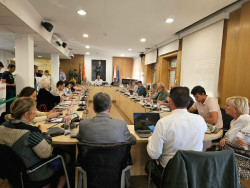 Torrelavega aprueba el plan para corregir el "desfase" presupuestario y la oposici&oacute;n pide reducir el "gasto superfluo"