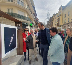 Torrelavega inaugura una exposici&oacute;n de fotograf&iacute;as del Concurso Internacional de Ballet