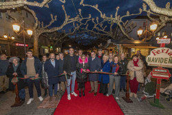 Torrelavega inicia su programaci&oacute;n navide&ntilde;a con la inauguraci&oacute;n del Parque Polar, la pista de hielo y el mercado