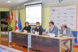 Torrelavega presenta un Pacto por el Empleo para recuperar oficios en riesgo que arranca en el sector de la madera