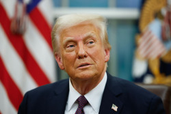 Trump anuncia m&aacute;s ataques contra Ir&aacute;n y avanza que EEUU tomar&aacute; la isla de Jark "en un futuro no muy lejano"