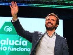 Un pais tocado y hundido y Casado en Babia.   Por Carlos Magdalena